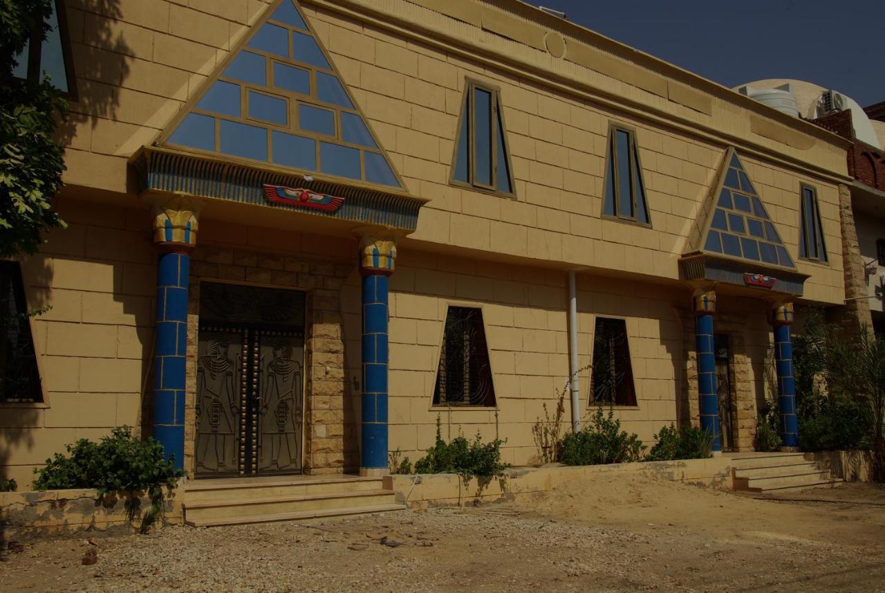 Pyramids Luxor Hotel & Spa Exterior foto