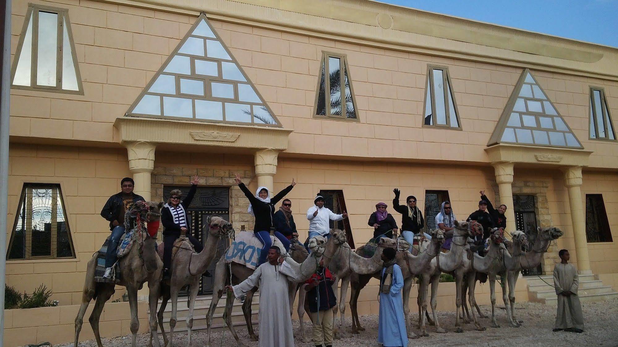 Pyramids Luxor Hotel & Spa Exterior foto